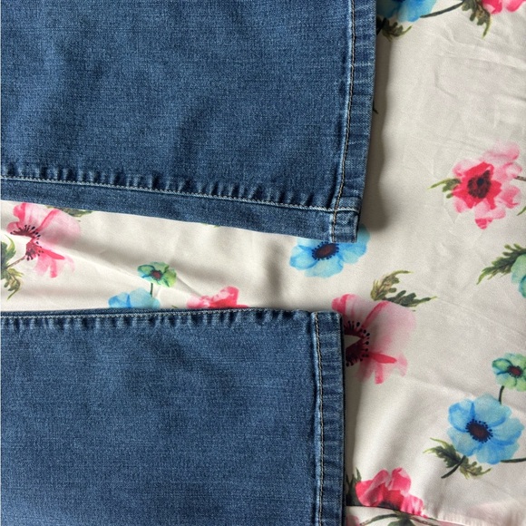 BCBG Women's Light Blue, Boot Cut Jeans with Back Pocket Embroidery - Picture 4 of 4